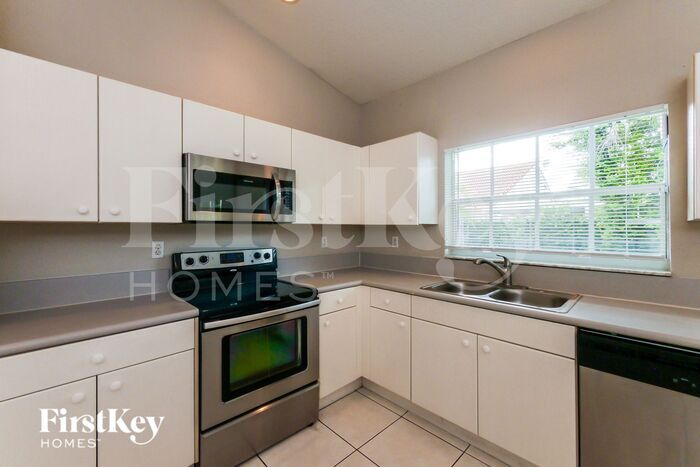 Building Photo - 11524 SW 152nd Ct