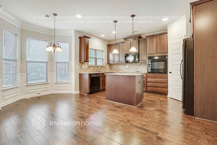 Building Photo - 3857 Valley Bluff Ln