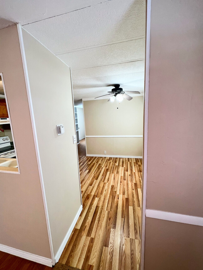 Building Photo - 358 W 170 N