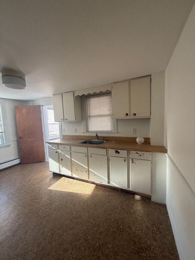 Building Photo - 25 Church St