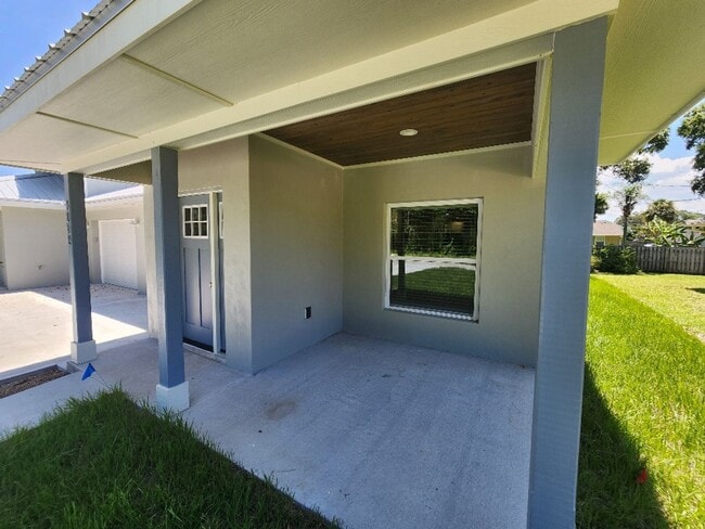 Building Photo - Brand New 2 Story Edgewater Duplex