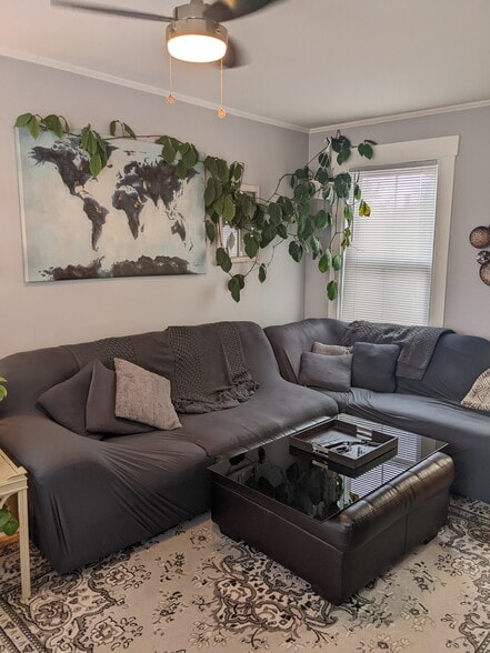 Building Photo - 8 Pleasant St