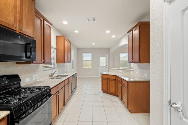 Building Photo - 135 San Bernard Dr