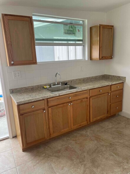 Building Photo - 2111 NW 60th Ave