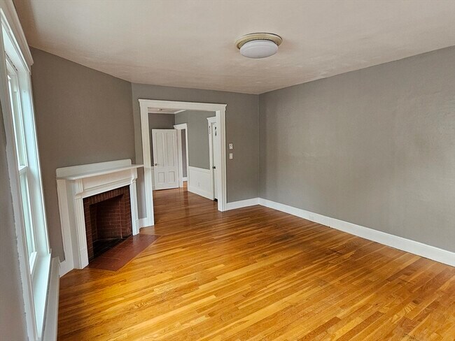 Building Photo - 117 Merrifield St