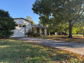 Building Photo - 118 Greenwich Blvd