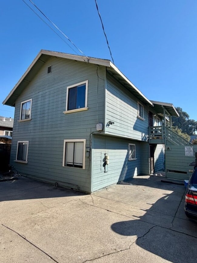 Building Photo - 02360