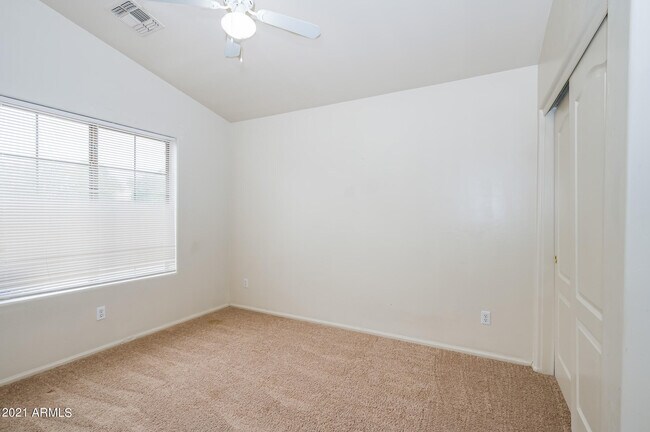 Building Photo - 12417 W Yuma St