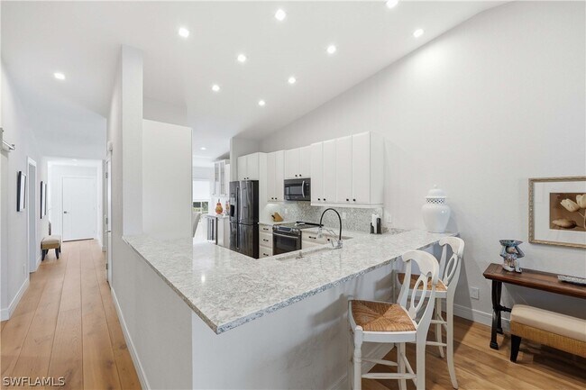 Building Photo - 818 Tanbark Dr