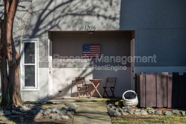 Building Photo - 1206 Ventura Pl