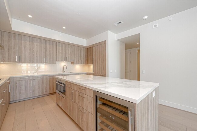 Building Photo - 2047 Westcreek Ln Ln