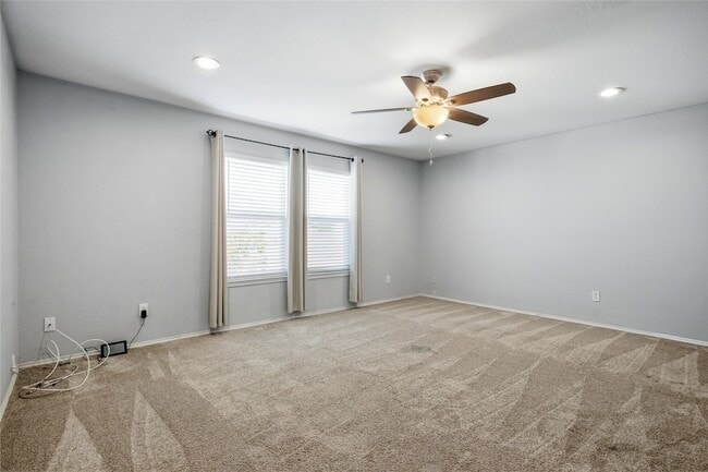 Building Photo - 2305 Orchid Dr