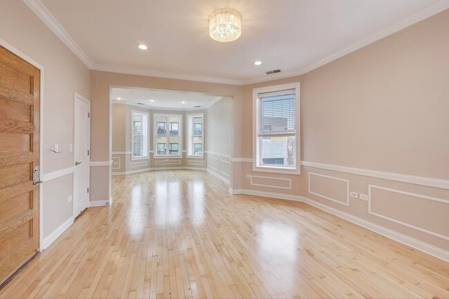 Building Photo - 1406 N Washtenaw Ave