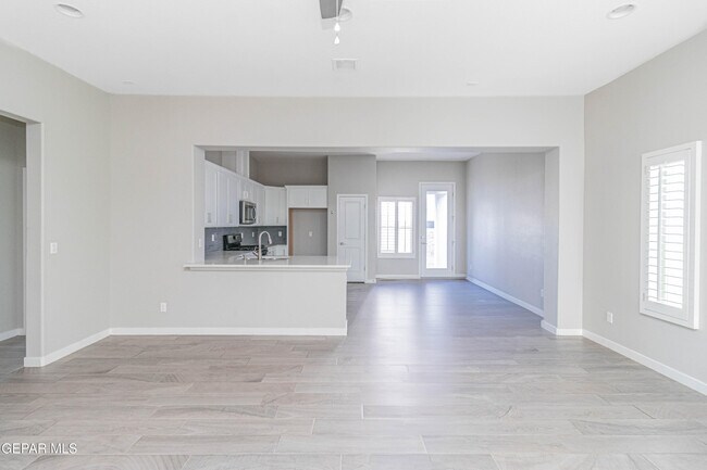 Building Photo - 10608 Hidden Palm Pl