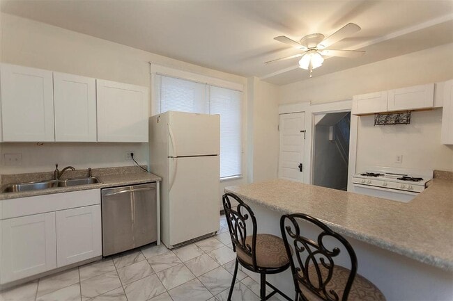 Building Photo - 5334 Gilson Ave