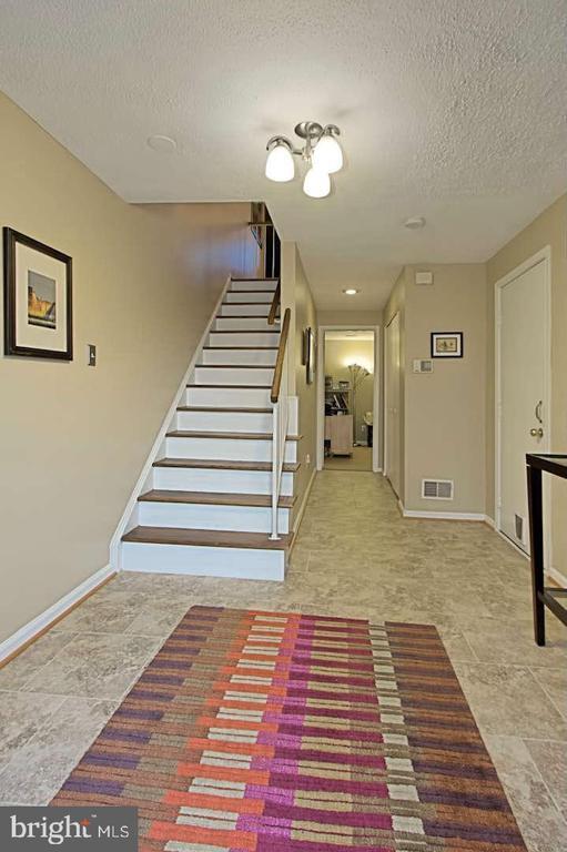 Building Photo - 5 S Floyd St