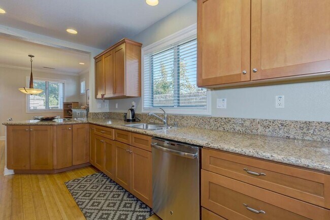 Building Photo - 57 Oakwood Dr