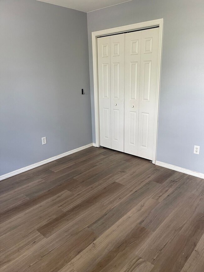 Building Photo - 741 N River Rock Dr