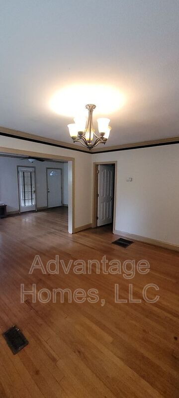 Building Photo - 4017 Bell St