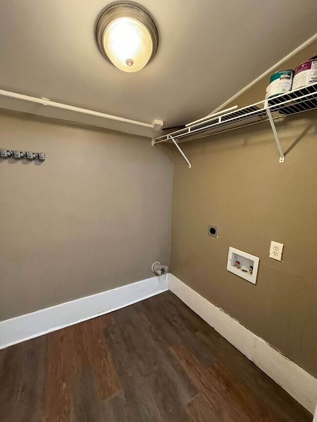 Building Photo - 2351 NW 18th St