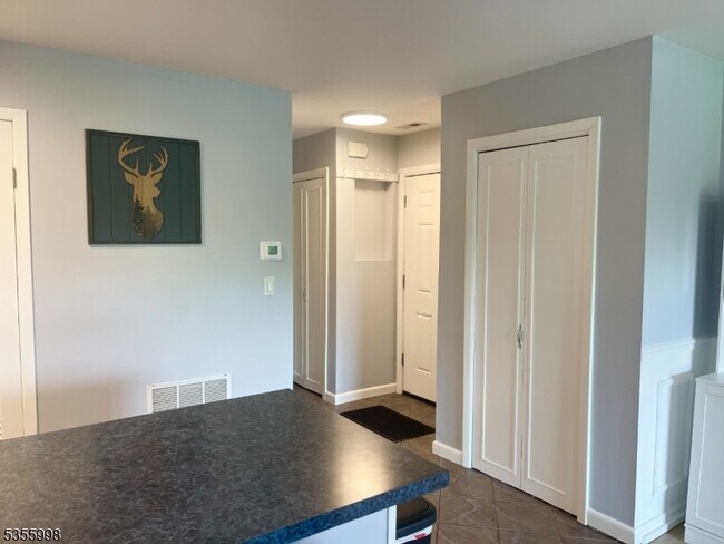 Building Photo - 1 Deer Valley Ln