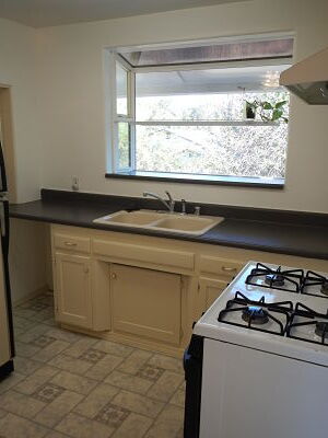 Building Photo - 1538 Tavern Rd