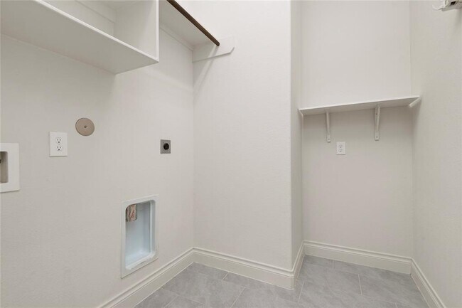 Building Photo - 4323 Croft Creek Dr