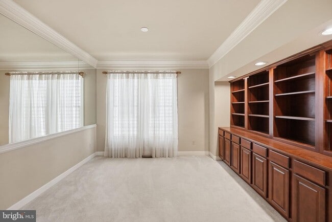 Building Photo - 10417 Snow Point Dr
