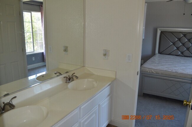 Building Photo - 249 Damara Ct