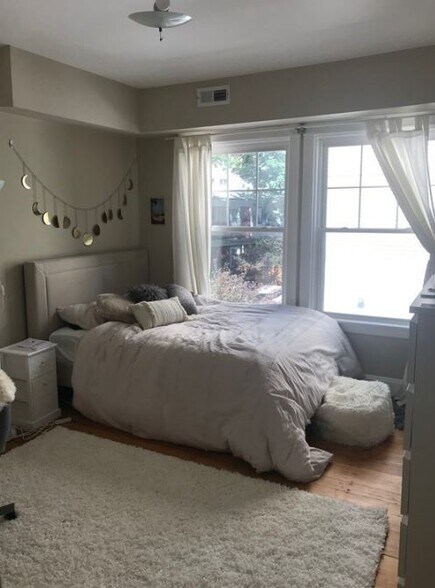 Building Photo - 19 Putnam Ave