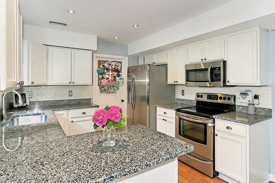 Building Photo - 13007 Melville Ln