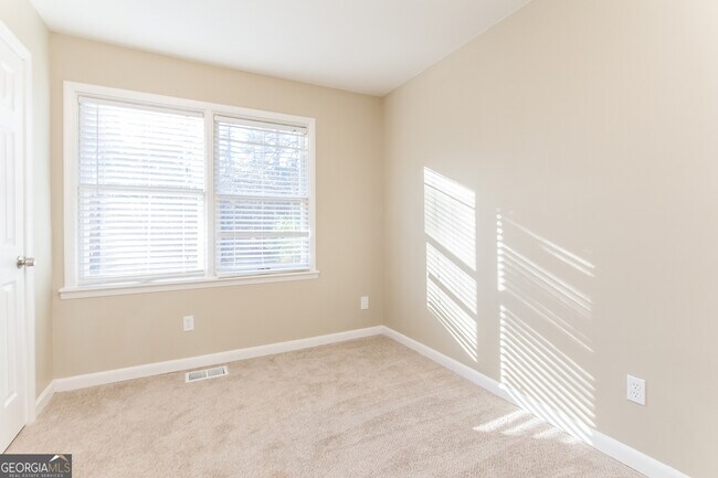 Building Photo - 5082 Womack Ave