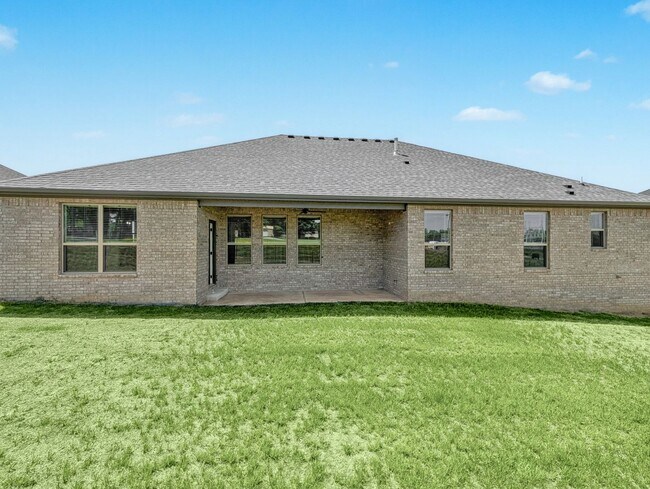 Building Photo - 7962 Teton Trl Ave