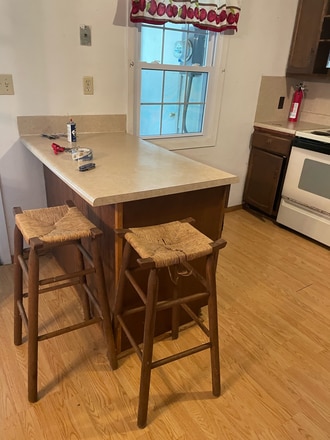 Building Photo - 102 Longmeadow Ln