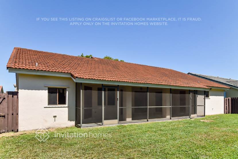Building Photo - 15030 SW 43rd Terrace
