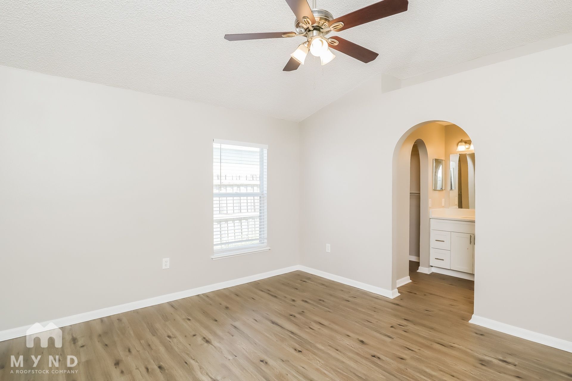 Building Photo - 8537 English Oak Dr
