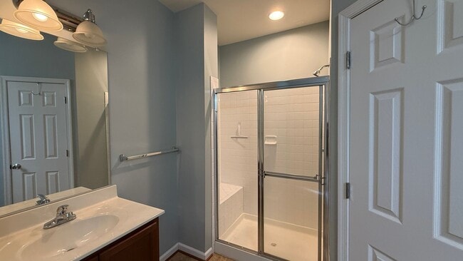 Building Photo - River Oaks Townhouse