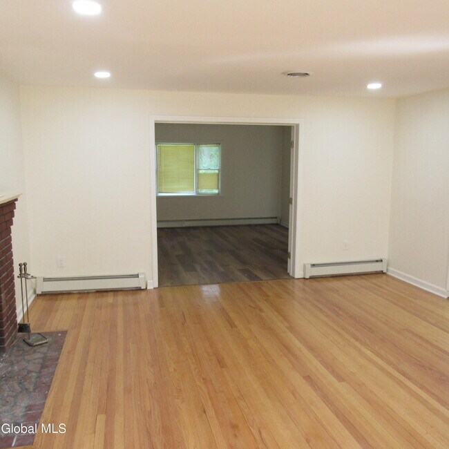 Building Photo - 5 Sunset Dr