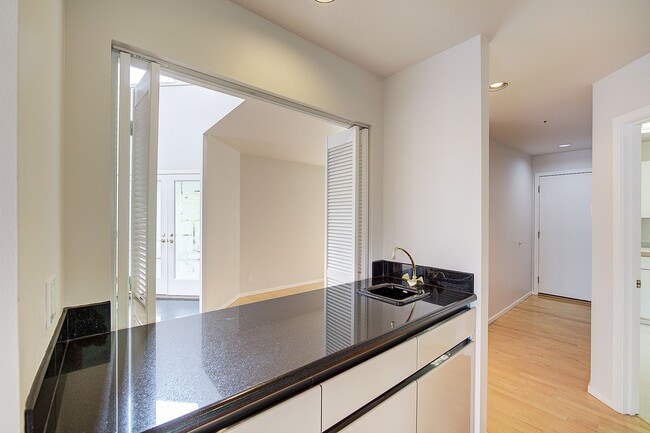 Building Photo - 4bd/3.5ba Mercer Island Home