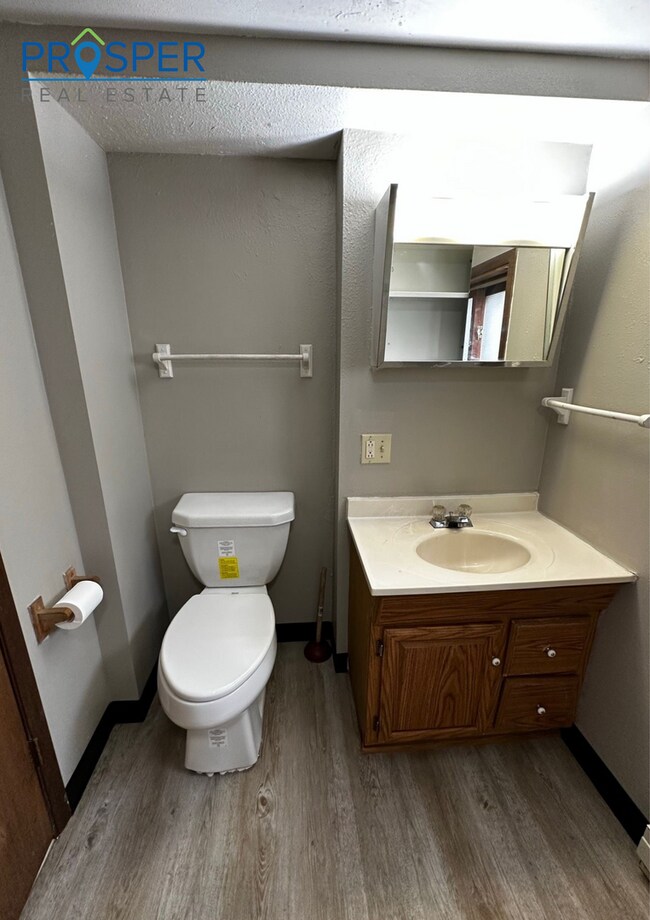 Building Photo - FA908X