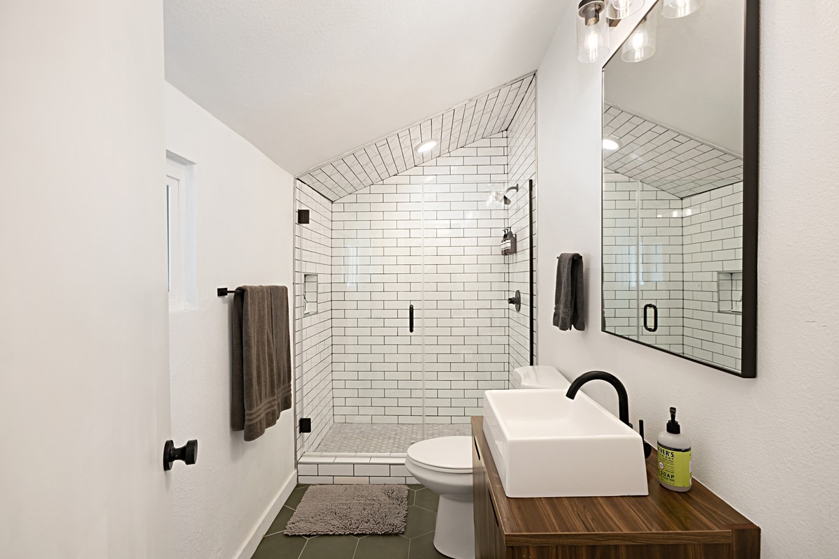 Building Photo - 1842 Kearney Ave