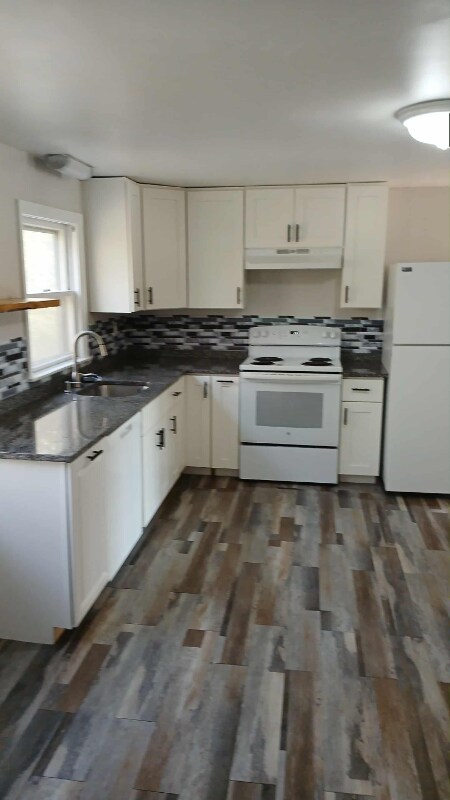 Building Photo - 17 Ontario Ave