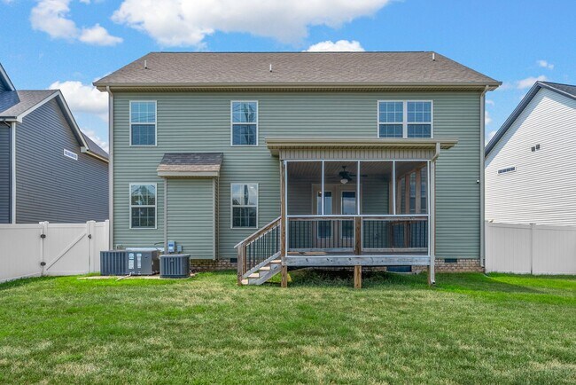 Building Photo - Beautiful 4-Bedroom Home with Modern Comfo...