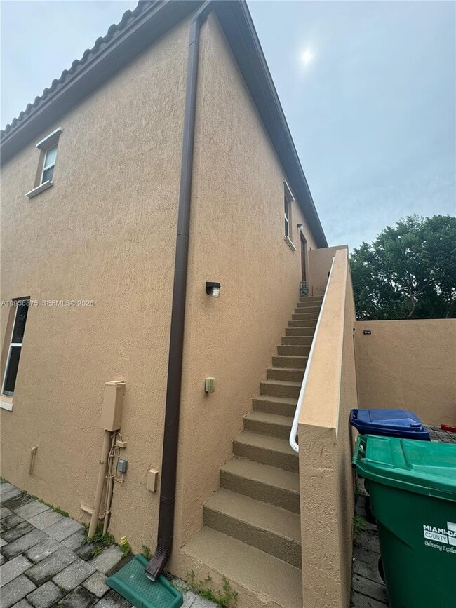 Building Photo - 9401 SW 171st Pl