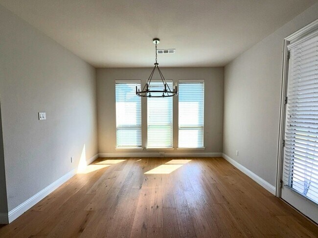 Building Photo - 501 Upper Falls Ln