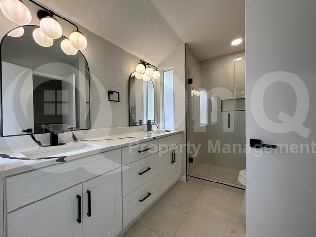 Building Photo - 608 High Meadow Dr