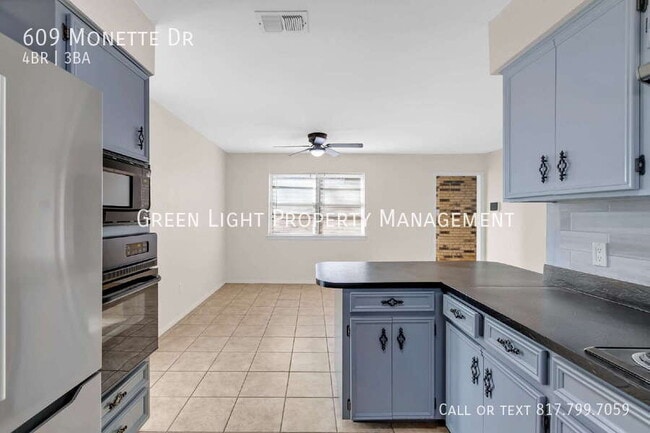 Building Photo - 609 Monette Dr