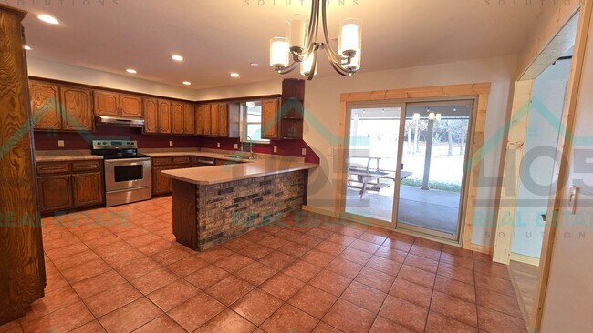 Building Photo - 3 Bedroom in Harrah