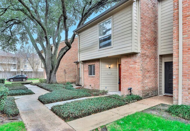 Building Photo - 938 Memorial Village Dr