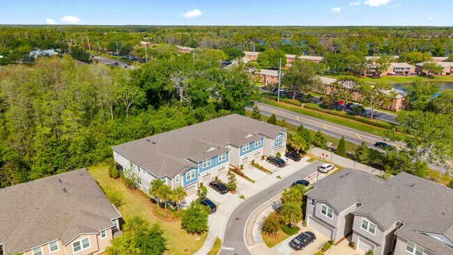 Building Photo - Stunning, 3-bedroom, 2.5-bath, townhome located in the highly desirable GATED resort community of...